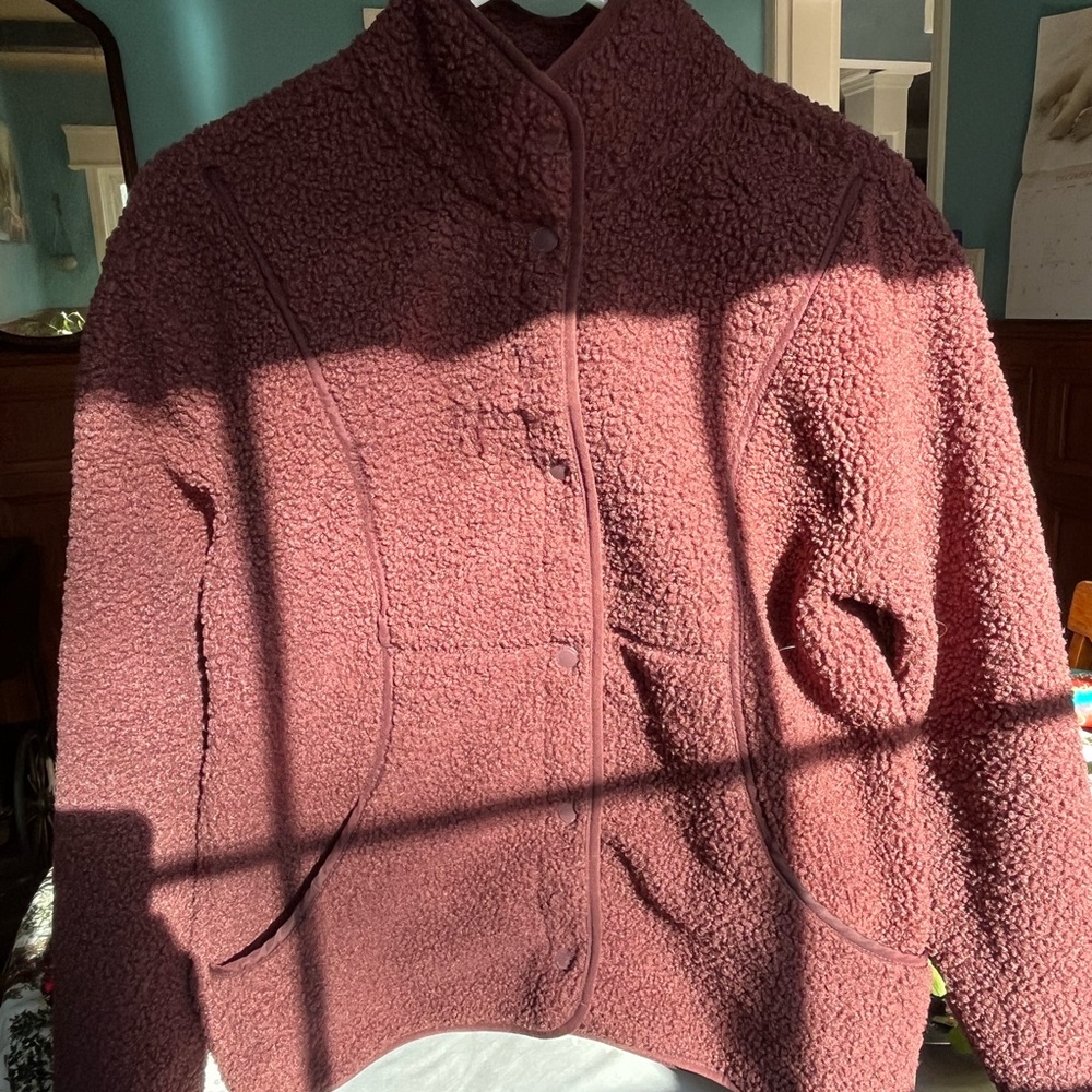 Brown Sherpa jacket. Size S Made by Avalanche.